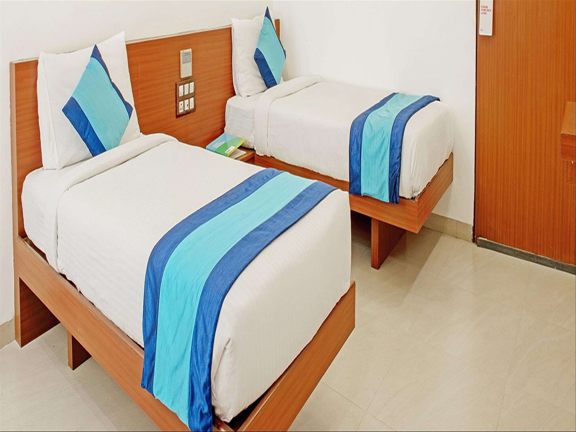 פונה Hotel Mint Montvert Baner מראה חיצוני תמונה