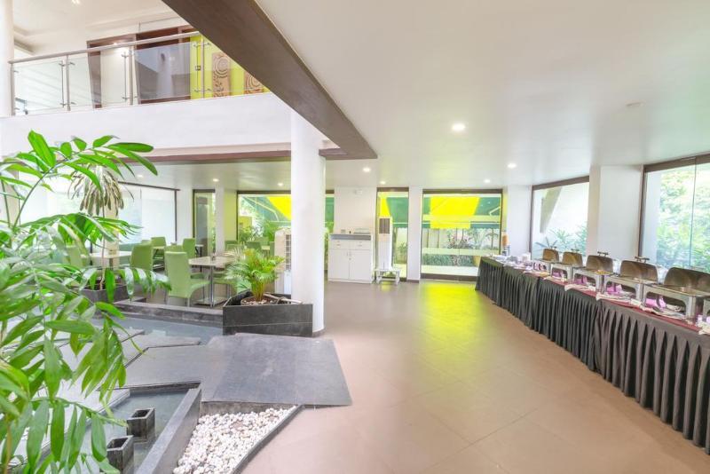 פונה Hotel Mint Montvert Baner מראה חיצוני תמונה